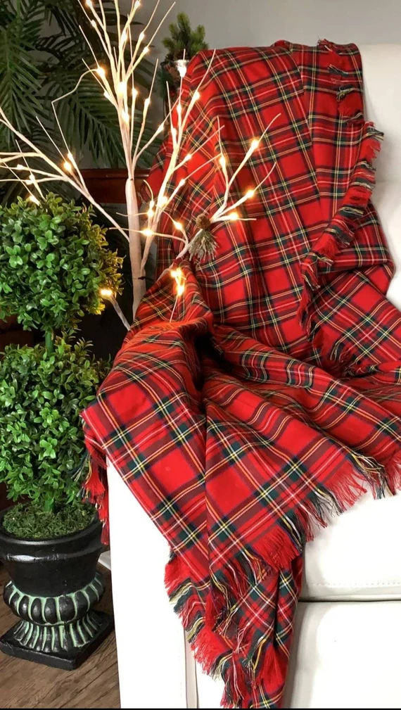 Red plaid Christmas aesthetic wallpapers