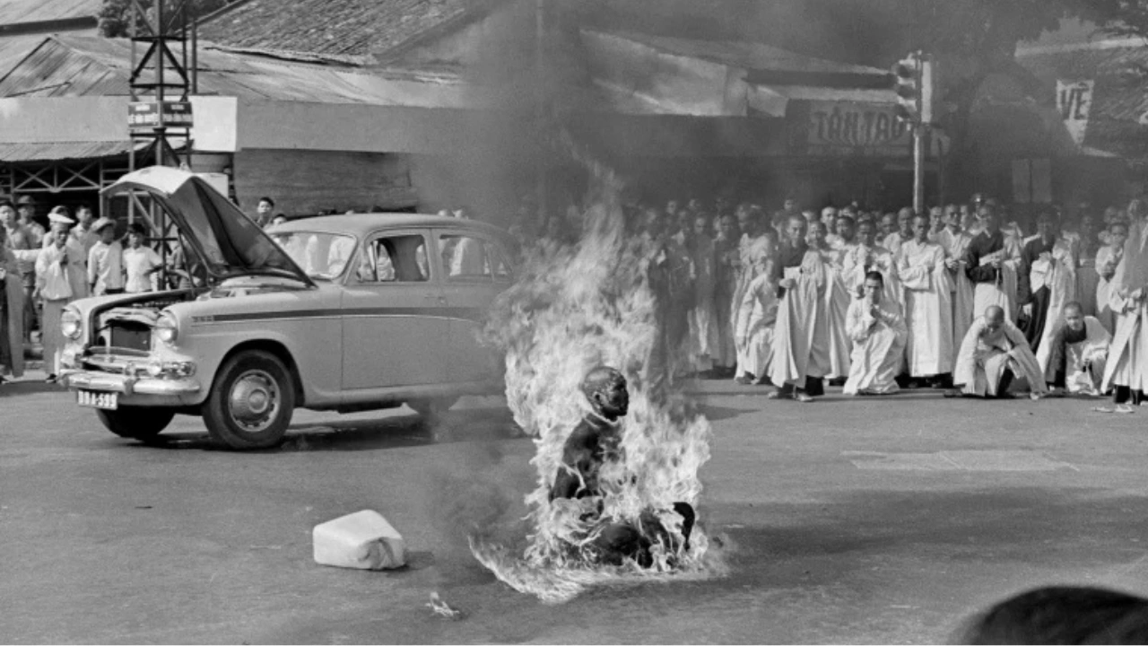 Thích Quảng Đức (Burning Monk) (1963) — Malcolm Browne
