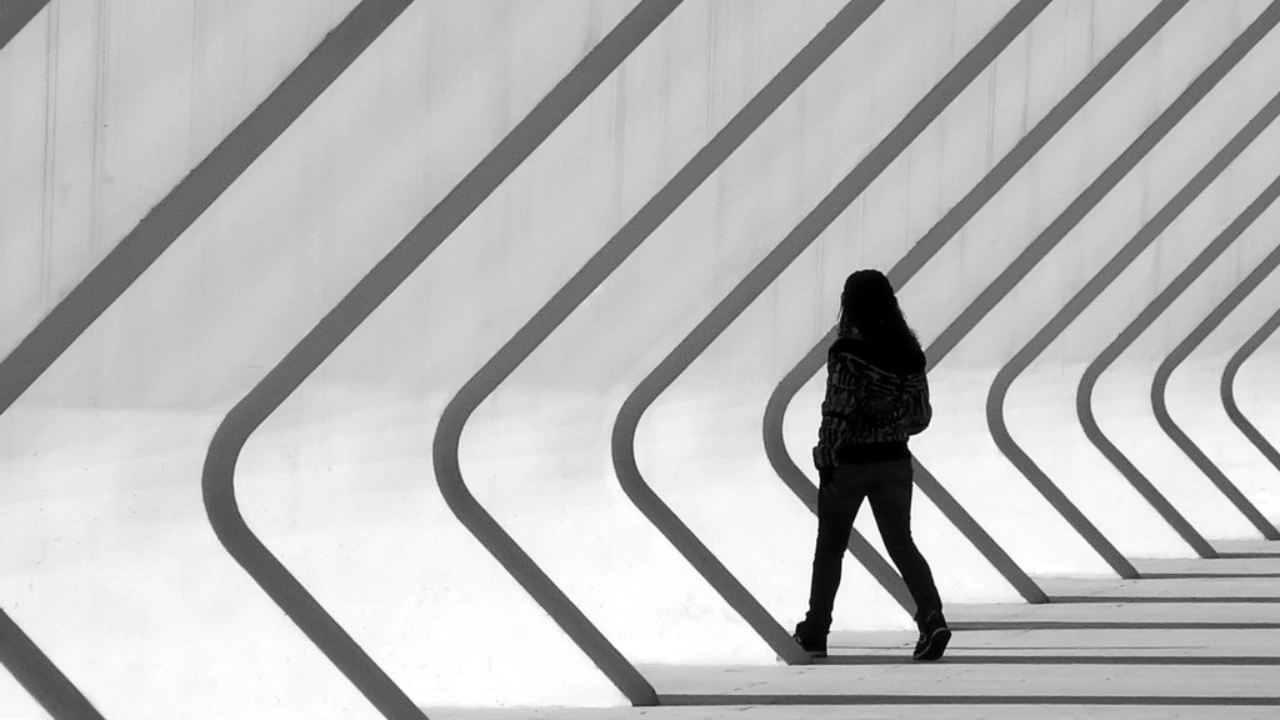 What Do Diagonal Lines Represent in Photography 